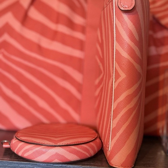 COACH Signature Devin Zebra Print Orange Coral Tote F24022 & Wallet/coin/scarf! - Picture 7 of 16
